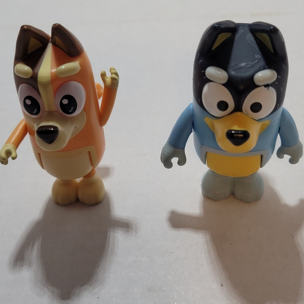 Lot of 2 3.5" Ludo‎ Studios Bluey Poseable Figures Bingo, & Bandit Dad
